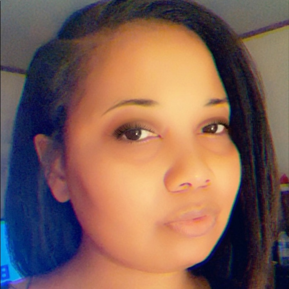 Meet your Posher, Camille